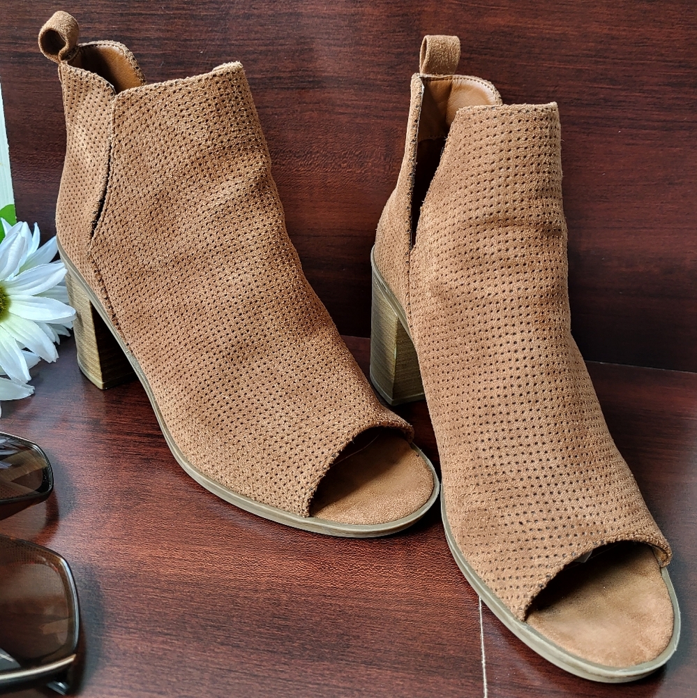 Universal Thread Shoes, Journee Collection Booties, size 7 1/2 , Brown color